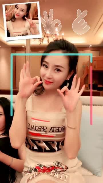 成人三姐弟拍照姿势视频,温馨瞬间定格美好回忆